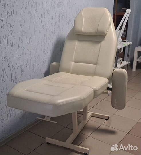Косметологическое кресло б/у