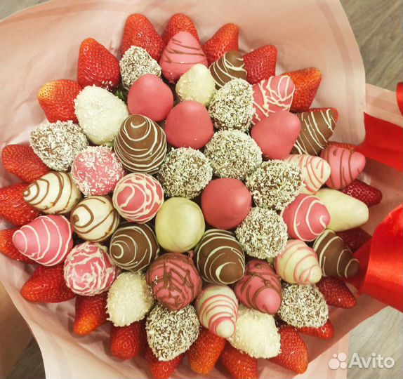 Букеты из клубники,фруктов,орехов и сухофруктов