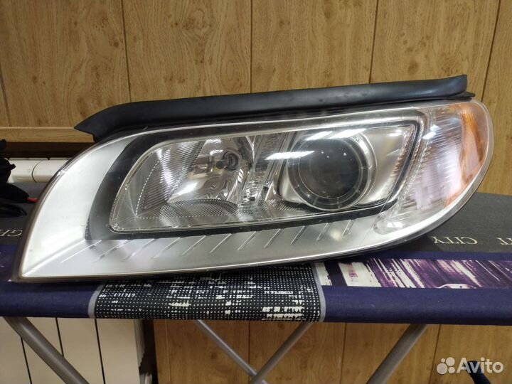 Volvo фара левая xc70