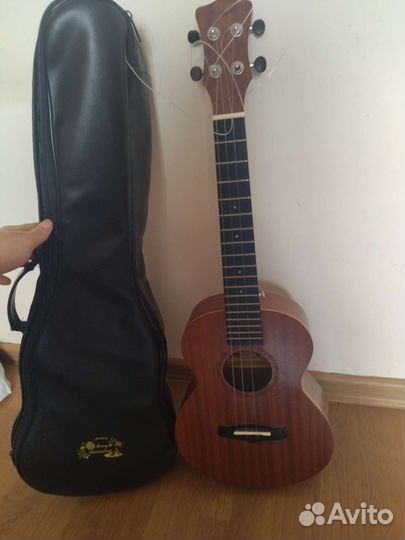 Укулеле тенор