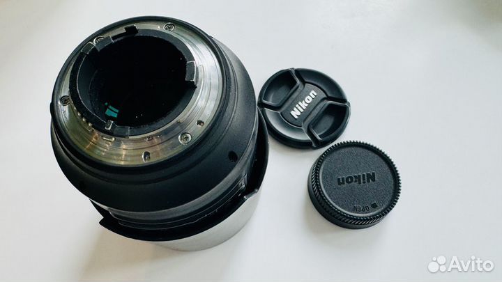 Nikon 105mm f/2.8G IF-ED AF-S VR Micro-Nikkor