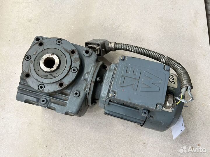 Мотор-редуктор Sew-Eurodrive SAF47DRS71M4/TF