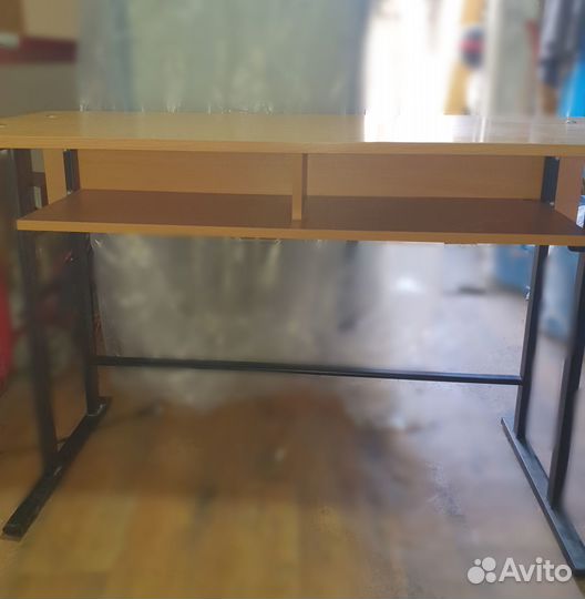 Стол / Парта