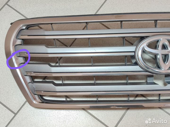 Решетка радиатора под камеру LC 200 2012-15