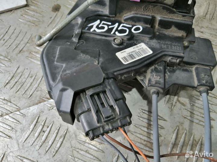 Замок задней двери левый Kia Rio 4