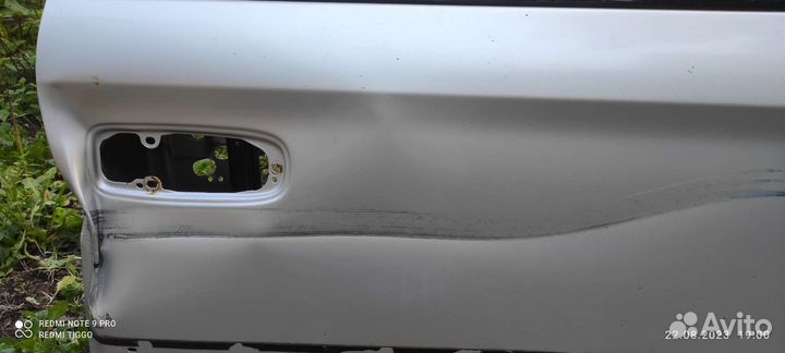 Дверь правая Chrysler town country 2005 г