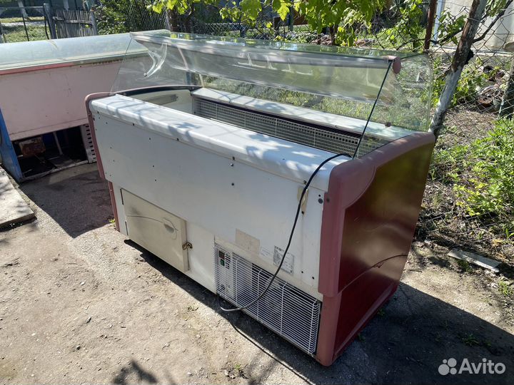 Холодильная витрина для мороженного