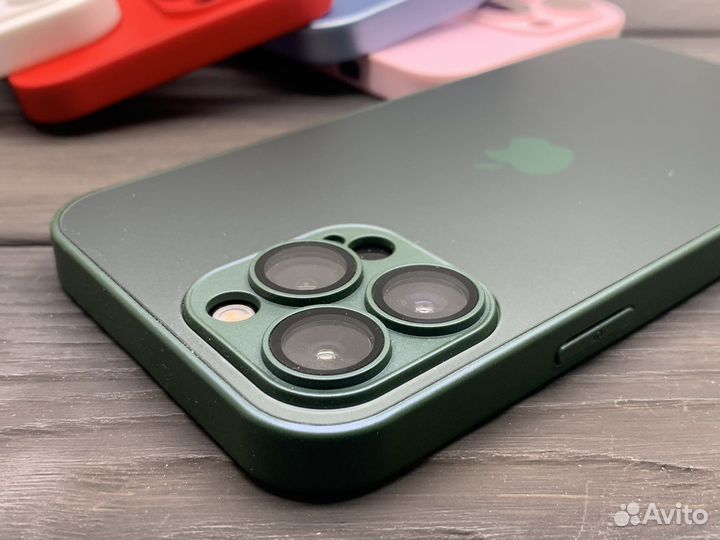 Чехол на iPhone 13 качественный