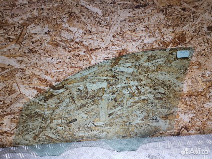 Стекло двери переднее правое Kia Ceed 1