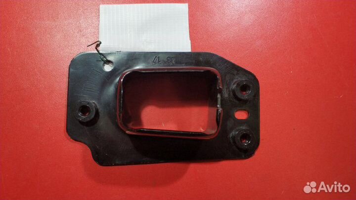 Кронштейн усилителя бампера передний правый