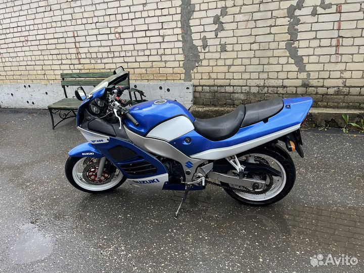 Suzuki RF400