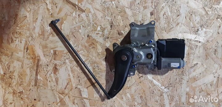 Механизм подъема двери/крышки багажника Infiniti Q