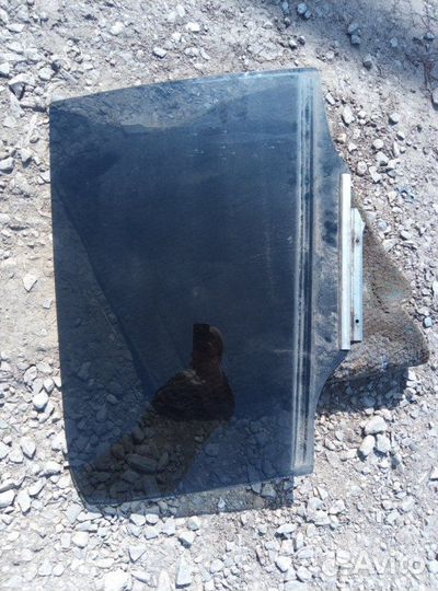 Стекло заднее правое Toyota Auris NZE151