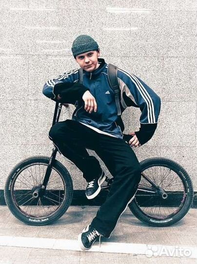Инструктор / тренер по: BMX, роликам
