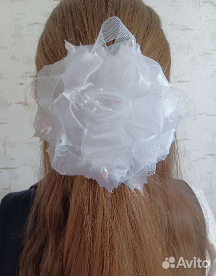 Бант белый на резинке