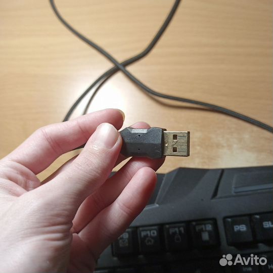 Игровая клавиатура с подсветкой