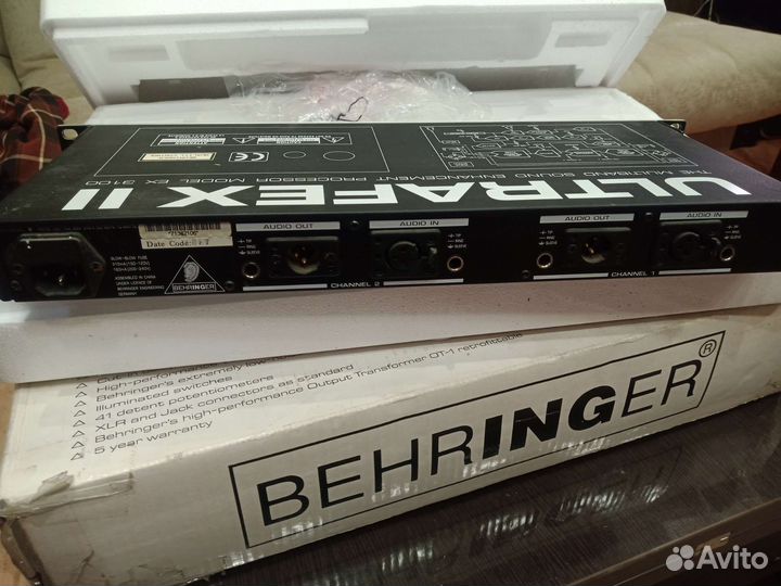 Психоакустический процессор Behringer