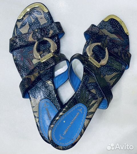 Босоножки женские