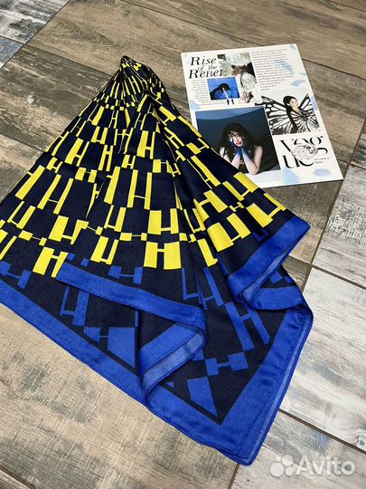 Шерстяной платок Hermes синий с желтым