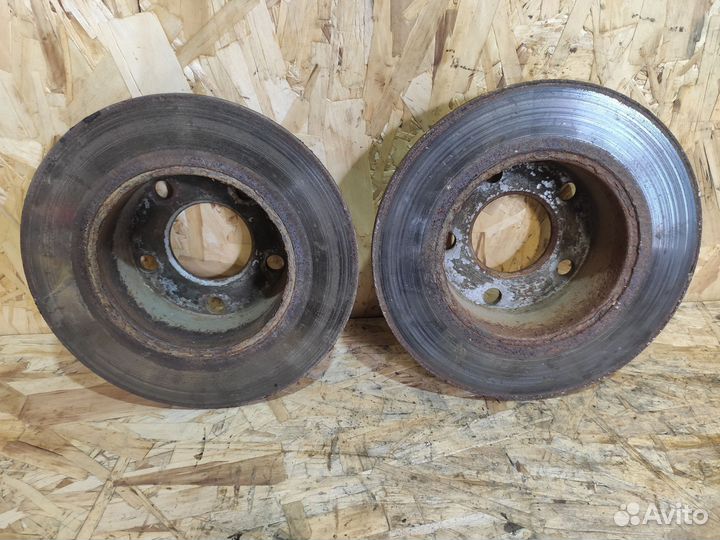 Диски тормозные задние Audi 100 C4