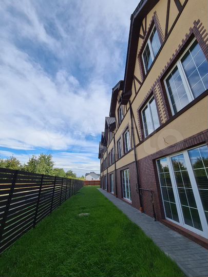 Таунхаус 190 м² на участке 2 сот.