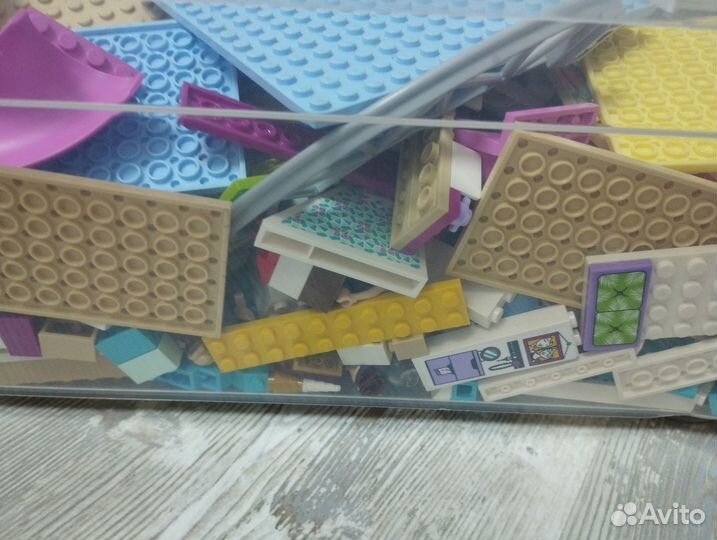 Лего россыпью 2 коробки и замок Гарри Поттера