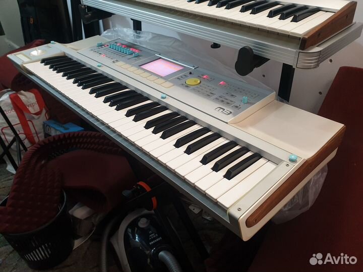 Korg M3 синтезатор, рабочая станция 61 клавишный