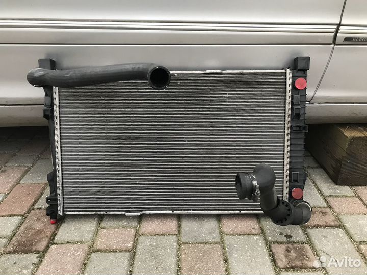 Радиатор основной на Mercedes W203 C-Class