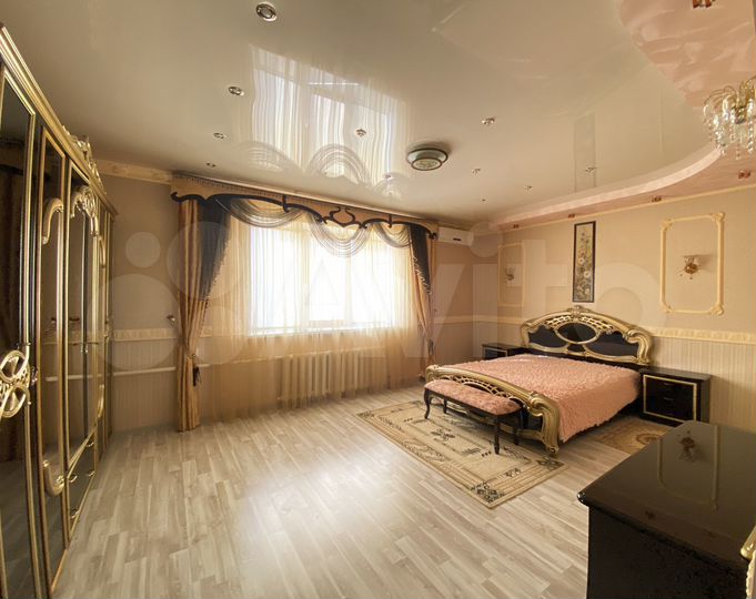 Дом 282 м² на участке 10 сот.