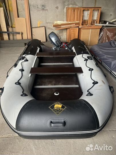 Лодка с мотором