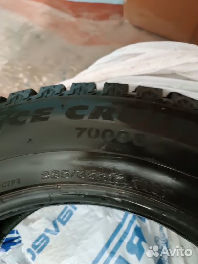 Bridgestone Ice Cruiser 7000 235/65 R17