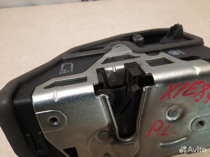 Замок двери передний левый Bmw X1 E84 N46B20BD