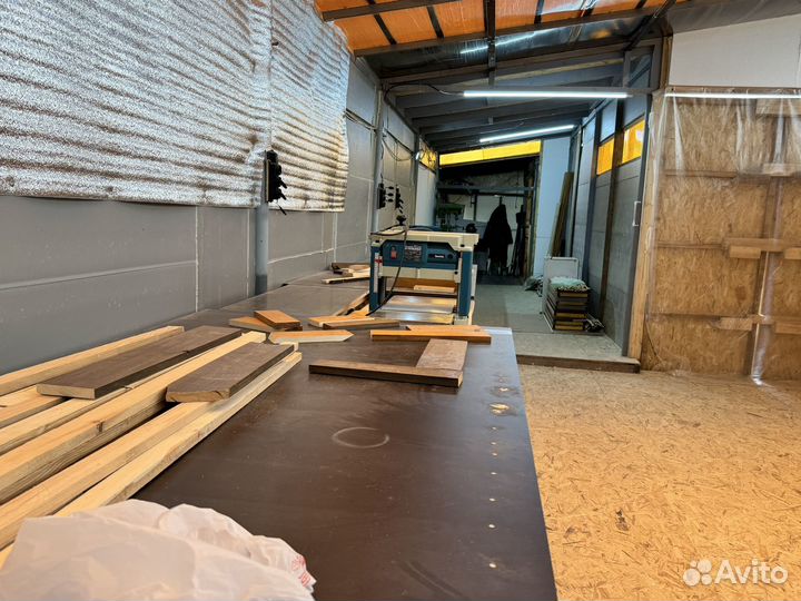 Производство с двухэтажным домом