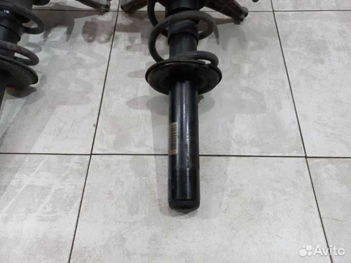 Стойки в сборе передние Audi A5 8T CDN 2010