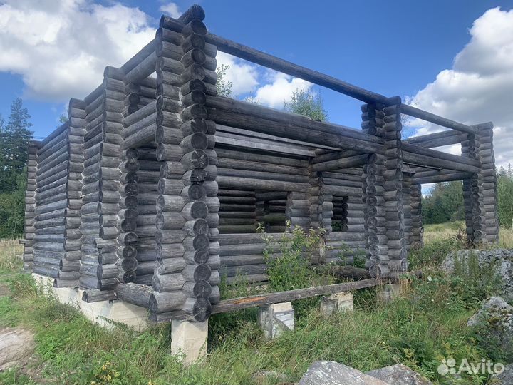 Сруб дома из бревна под разбор