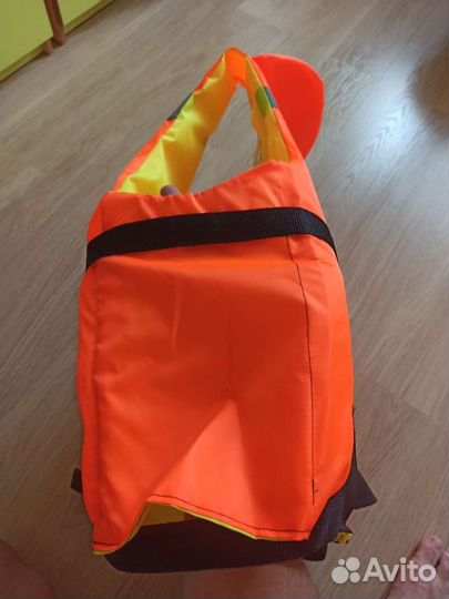 Спасательный жилет