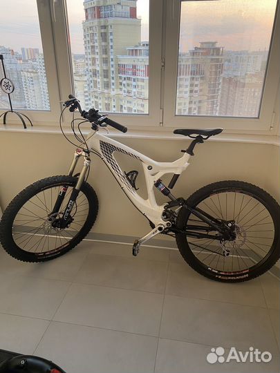 Велосипед BMW