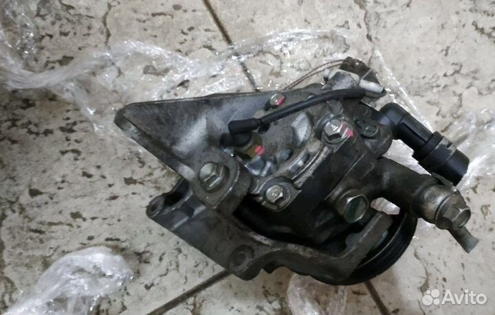 Насос гур Subaru Legacy bp5 ej20x