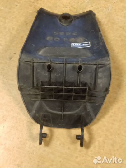 Крышка, лючок, люк АКБ, масло бака Yamaha axis 100