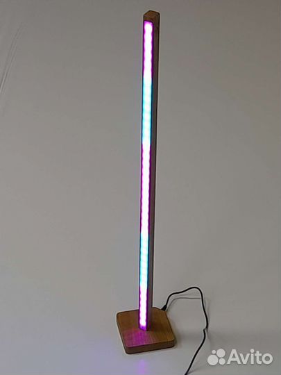 Светильник RGB из дуба