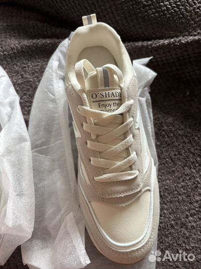 Кроссовки женские 38 размер новые
