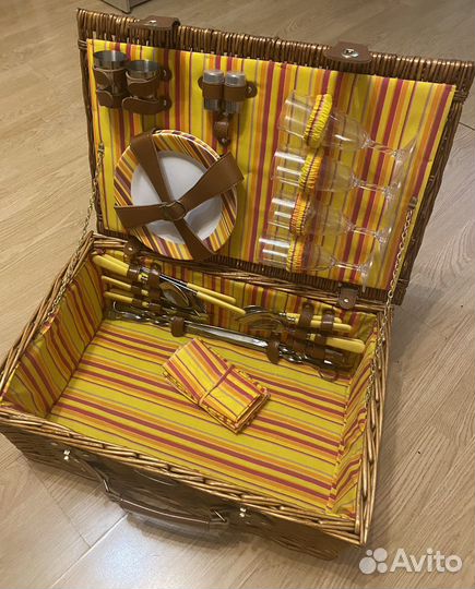 Набор столовых приборов