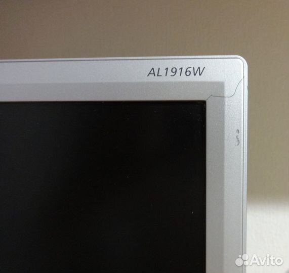 Монитор широкоформатный