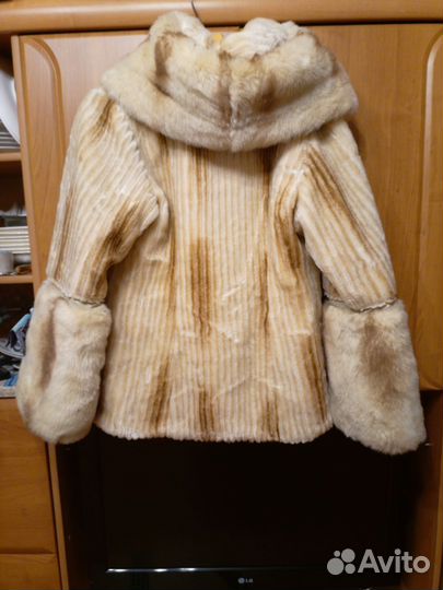 Полушубок женский искусственный.44-46 р-р