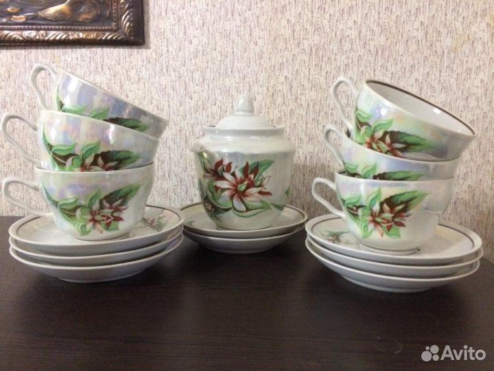 Чайные кружки, блюдца