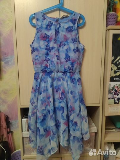 Нарядное платье 140