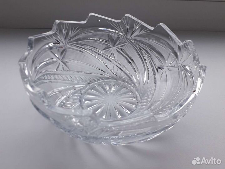 Хрустальная ваза