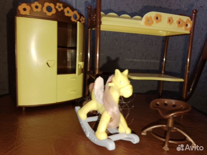 Игровой набор - мебель для кукол. Фирма Симба