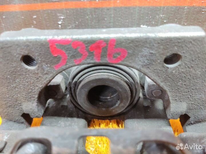 Суппорт задний левый Bmw X5 E53 M62B44 2000