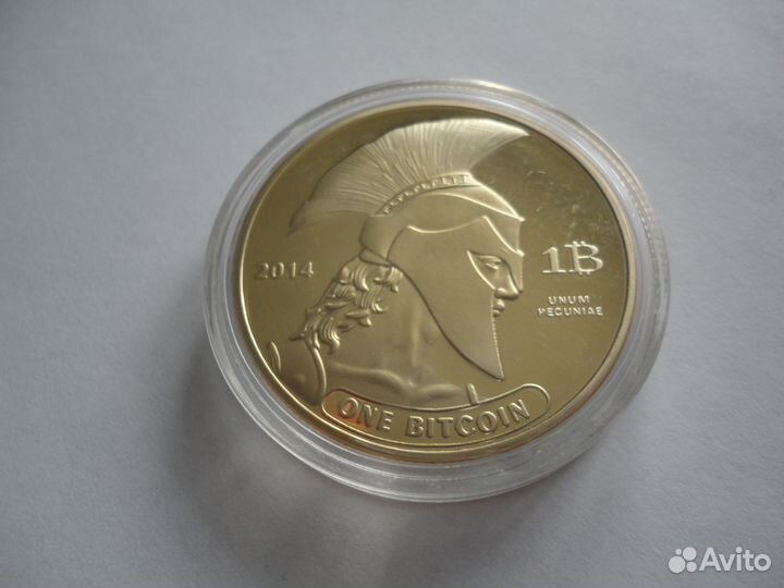 Титан Bitcoin монета